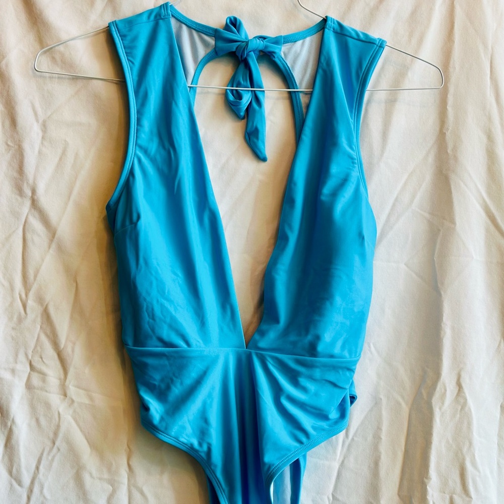 Cupshe swimsuit. Never worn.